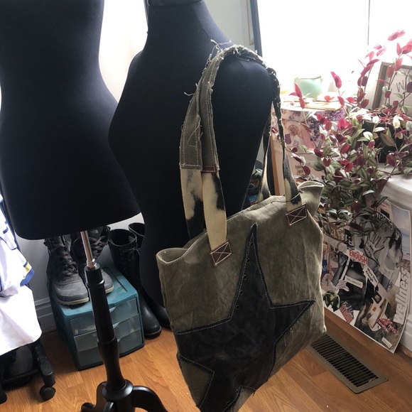 NWT RETRO BAG - Picture 2 of 6